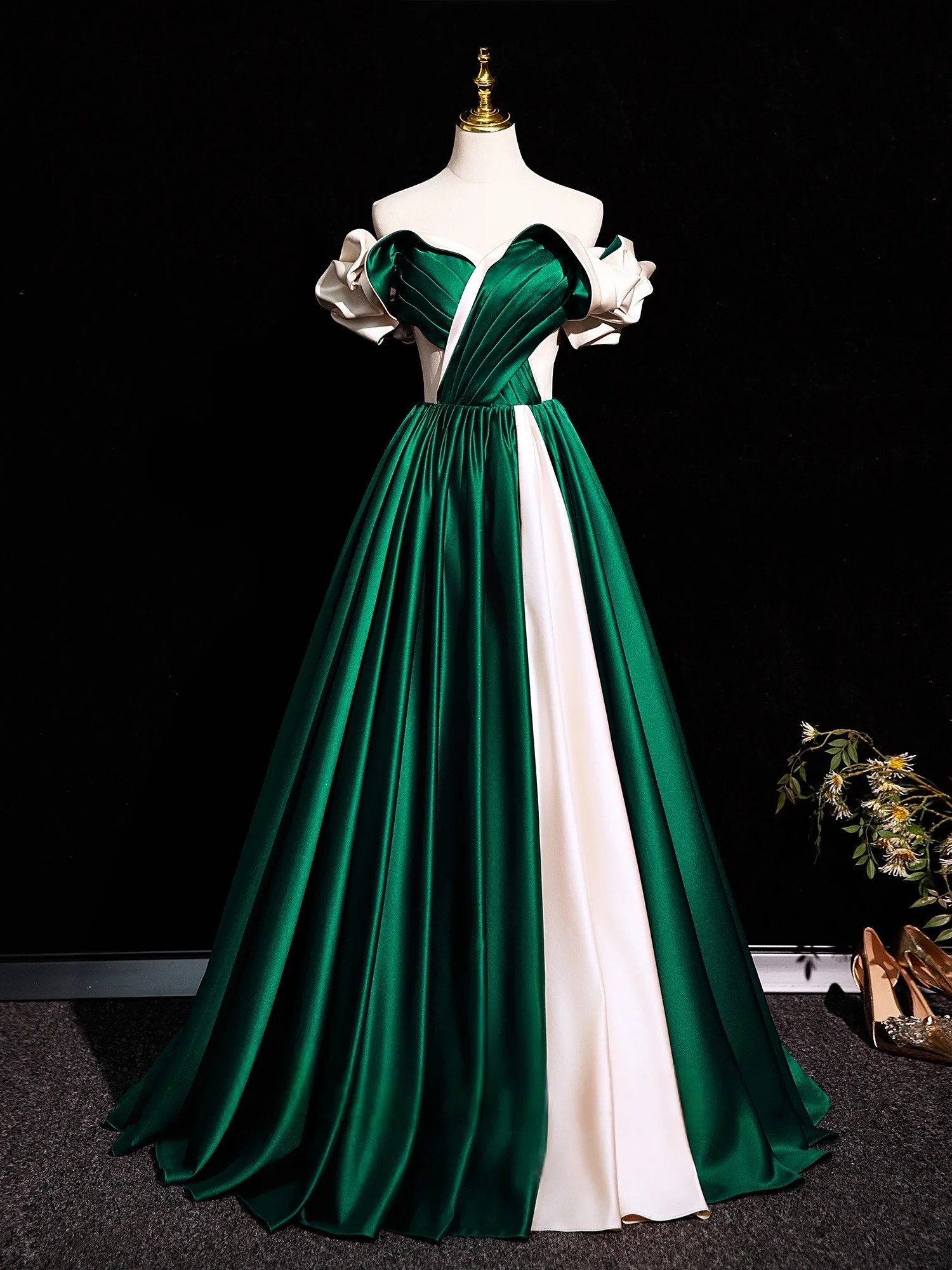 green emerald velvet dress Jovani main image 1