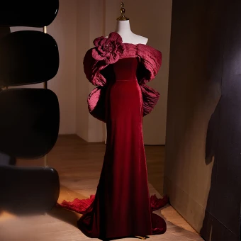 Elegant Burgundy Flower Velvet Prom Dresses 2024 Trumpet Mermaid Off The Shoulder Short Sleeve Backless Bow Sweep Train Prom Formal Dresses