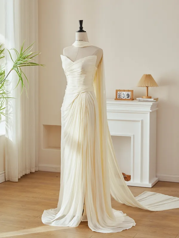 Light Ivory Split Front Trumpet / Mermaid Wedding Dresses 2026 Strapless Sleeveless Backless Sweep Train