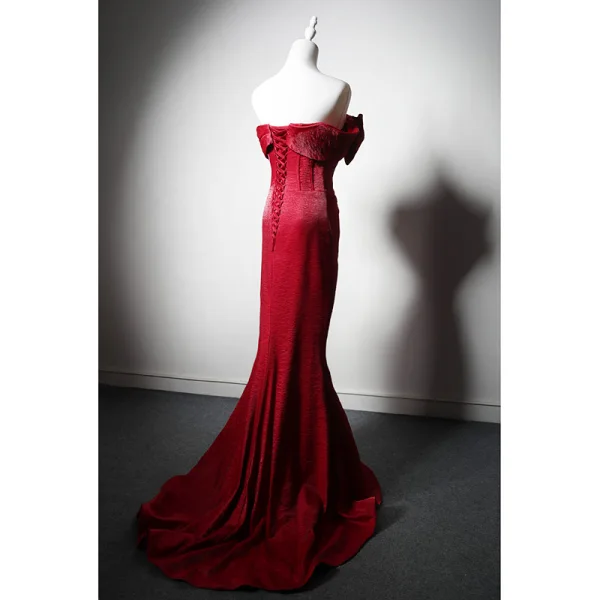Sexy Burgundy Evening Dresses 2024 Trumpet / Mermaid Strapless Bow Sleeveless Backless Sweep Train Evening Party Formal Dresses