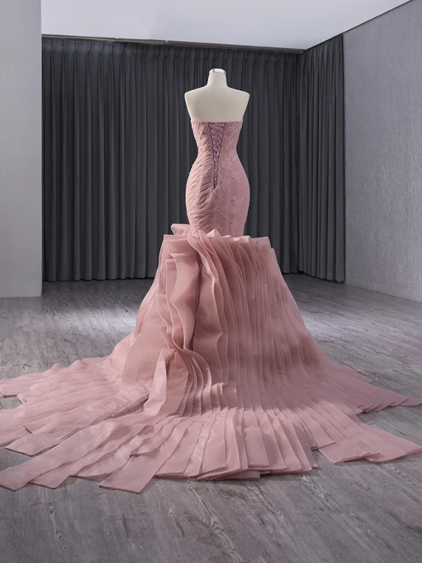 High-end Blushing Pink Cascading Ruffles Flower Prom Dresses 2024 Trumpet / Mermaid Strapless Sleeveless Backless Court Train Prom Formal Dresses