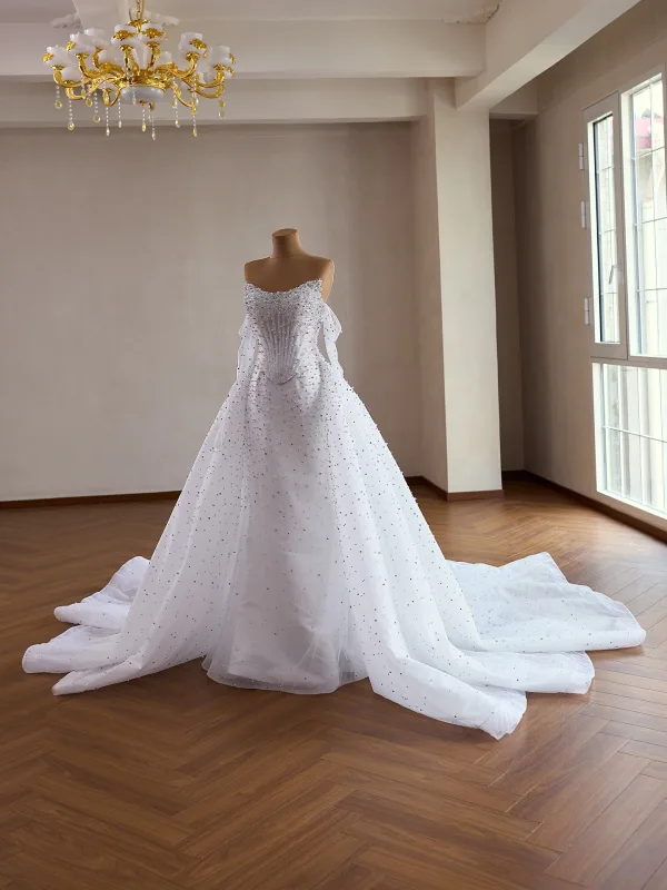Luxus / Herrlich Weiß Handgefertigt Perlenstickerei Perle Strass Brautkleider / Hochzeitskleider 2026 Meerjungfrau Bandeau Ärmellos Rückenfreies Sweep / Pinsel Zug