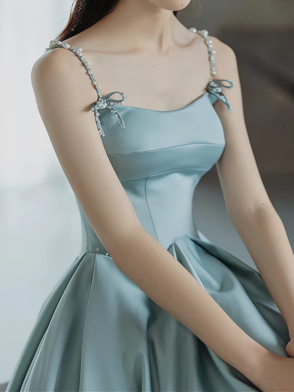 Élégant Bleu Ciel Robe De Bal 2024 Princesse Bretelles Spaghetti Perle Sans Manches Dos Nu Train De Balayage Promo Robe De Ceremonie