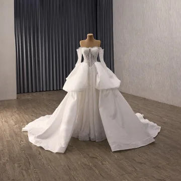 High End Vita Handgjort Beading Spets Blomma Satin Bröllopsklänningar 2025 Balklänning Av Axeln Långärmad Halterneck Chapel Train
