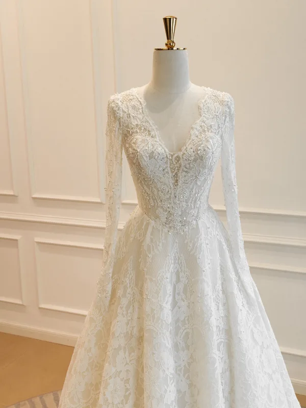 Luxury / Gorgeous Elegant Ivory Handmade Beading Pearl Sequins Lace Flower Wedding Dresses 2026 A-Line / Princess V-Neck Long Sleeve Backless