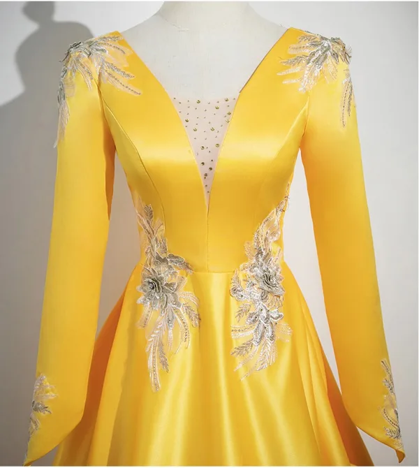 Vintage / Retro Yellow Rhinestone Lace Flower Prom Dresses 2025 A-Line / Princess V-Neck Long Sleeve Backless Floor-Length / Long Prom Formal Dresses
