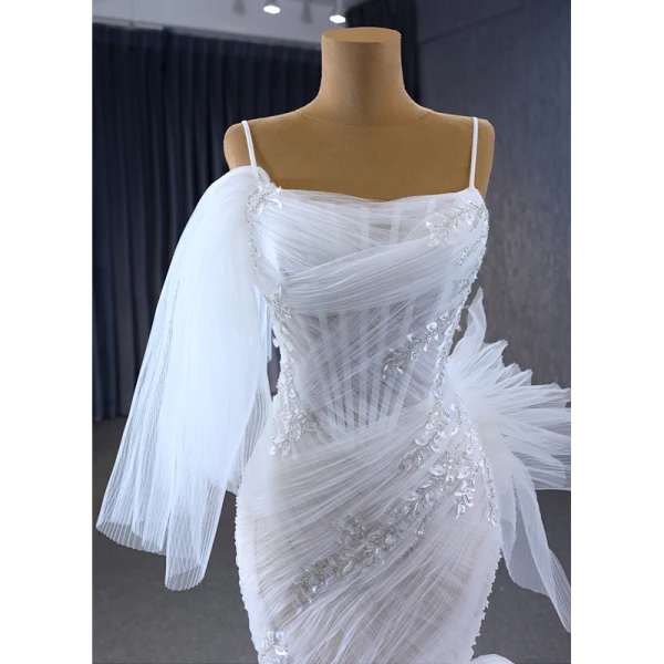 High End Charmant Weiß Perlenstickerei Pailletten Plissee Brautkleider / Hochzeitskleider 2023 Ballkleid Spaghettiträger Ärmellos Rückenfreies Hof-Schleppe Hochzeit