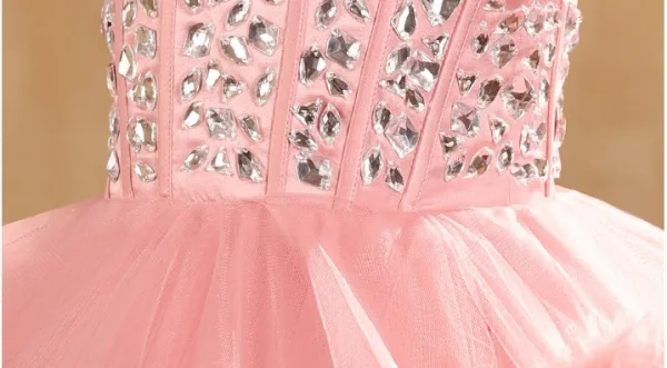 Śliczny Cukierki Różowy Rhinestone Kaskadowe Falbany Krótkie Urodziny Sukienki Dla Dziewczynek 2026 Suknia Balowa Wycięciem Bez Rękawów Bez Pleców Tiulowe