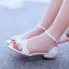 Schöne Weiß Spitze Blumen Brautschuhe 2025 Knöchelriemen Peeptoes Low Heel Hochzeit Sandaletten Hochhackige