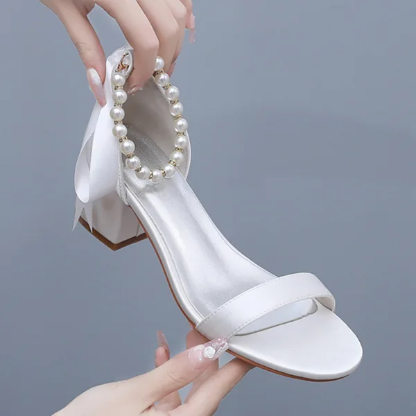 Fashion Champagne Pearl Ankle Strap Bow Satin Wedding Shoes 2024 5 cm Thick Heels Open / Peep Toe Wedding Sandals High Heels