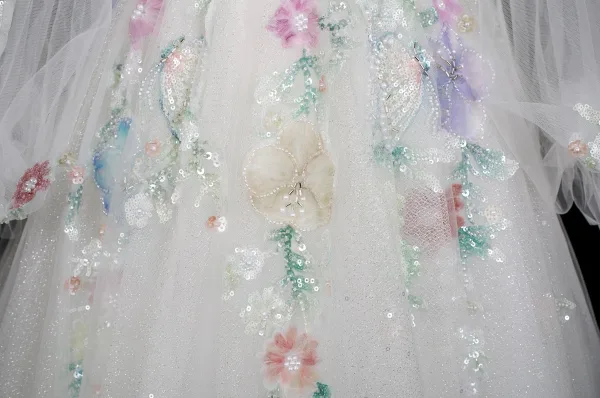 Schöne Weiß Perlenstickerei Applikationen Pailletten Ballkleider 2025 Ballkleid Off Shoulder Kurze Ärmel Rückenfreies Lange Festliche Kleider