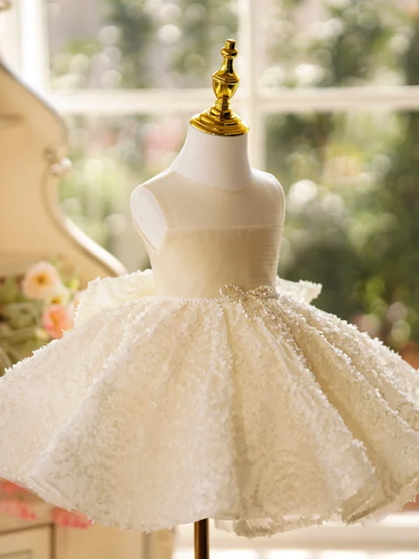 Chic / Beautiful Champagne Ruffle Birthday Short Flower Girl Dresses 2024 Ball Gown Scoop Neck Sleeveless Pearl Sash Bow