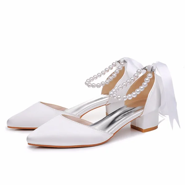 Elegante Weiß Perle Knöchelriemen Schleife Low Heel Brautschuhe 2025 4 cm Thick Heels Spitzschuh Hochzeit Hochhackige