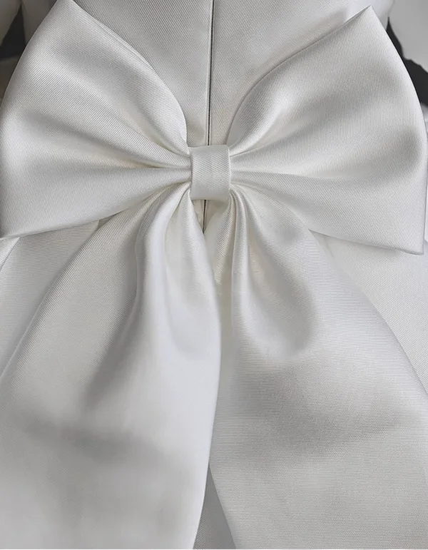 Chic / Beautiful White Appliques Bow Pearl Birthday Short Flower Girl Dresses 2025 Ball Gown Scoop Neck Short Sleeve