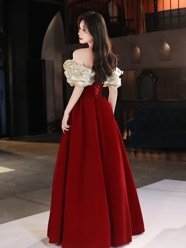 Elegant Burgundy Prom Dresses 2024 A-Line / Princess Ruffle Off-The-Shoulder Short Sleeve Backless Floor-Length / Long Prom Formal Dresses