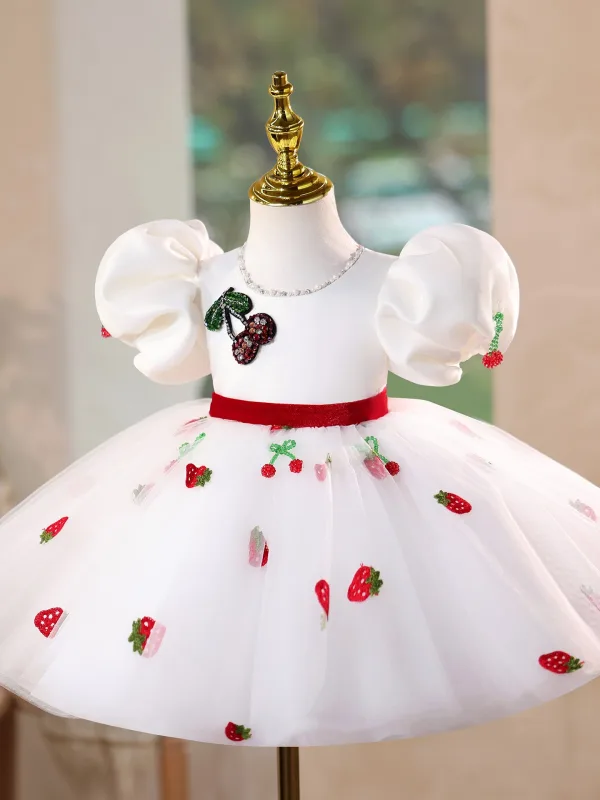 Chic / Belle Blanche Fraise Anniversaire Courte Robe Ceremonie Fille 2025 Robe Boule Encolure Dégagée Gonflée Manches Courtes Noeud Ceinture