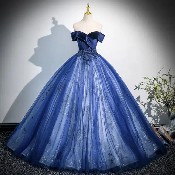 Ball Gown Strapless Sleeveless Floor-Length Plus Size Tulle Prom Dresses With Sequins and Appliques main image 0
