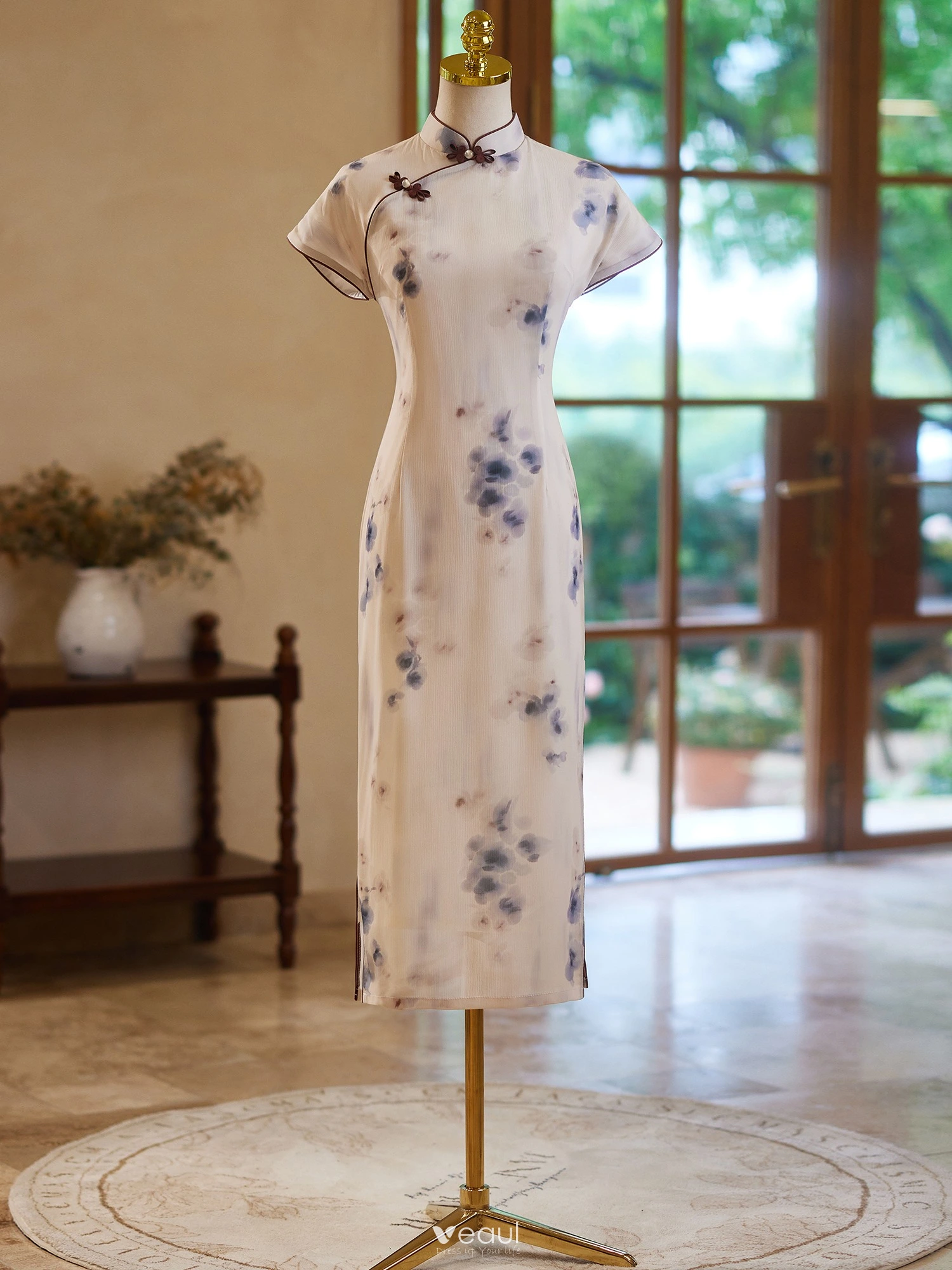 beige qipao