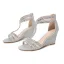 Charmant Silber Sommer Abend Sandalen Damen 2022 T-Riemen Strass Pailletten 7 cm Keilabsatz Peeptoes Sandaletten Hochhackige
