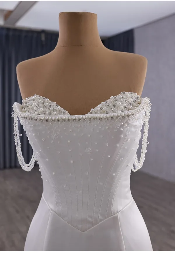 Haut de Gamme Blanche Fait main Appliques Perlage Perle Faux Diamant Corset  Robe De Mariée 2025 Trompette / Sirène Bustier Sans Manches Dos Nu Chapel Train