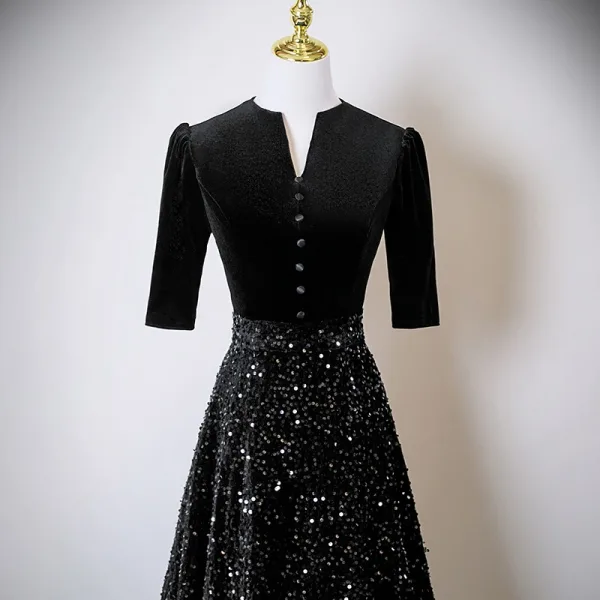 Elegant Black Sequins Mother Of The Bride Dresses 2025 A-Line / Princess High Neck Short Sleeve Floor-Length / Long Wedding