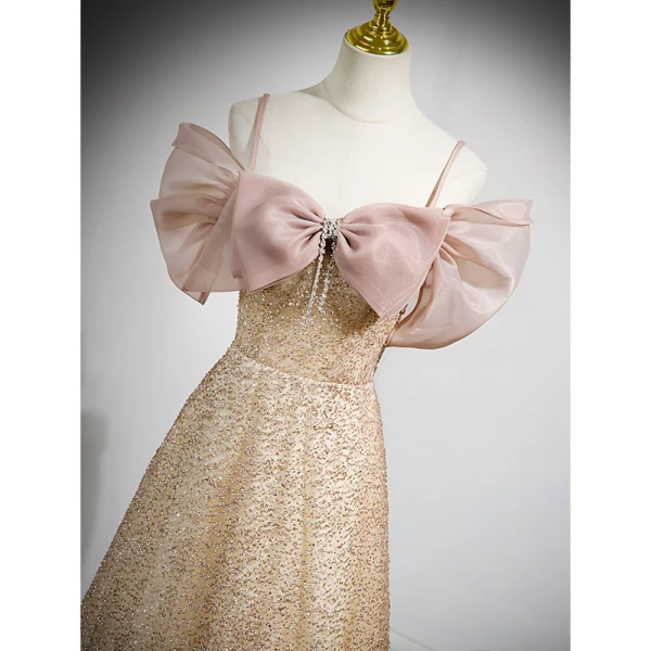Scintillantes Doré Faux Diamant Paillettes Robe De Soirée 2023 Princesse Bretelles Spaghetti Noeud Manches Courtes Dos Nu Longue Soirée Robe De Ceremonie