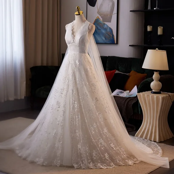 Vintage / Retro White Lace Flower Sweep Train Wedding Dresses Ball Gown 2025 V-Neck Sleeveless Backless