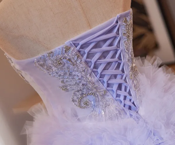 Sexy Lavande Perlage Paillettes Faux Diamant Plissée Robe De Bal 2024 Robe Boule Bustier Sans Manches Dos Nu Longue Promo Robe De Ceremonie