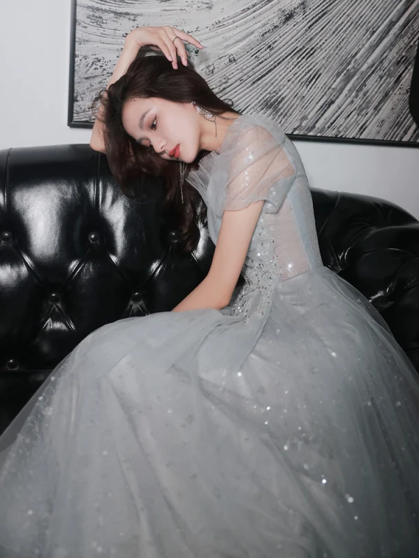 Bling Bling Grey Sequins Prom Dresses 2023 A-Line / Princess V-Neck Short Sleeve Backless Floor-Length / Long Prom Formal Dresses