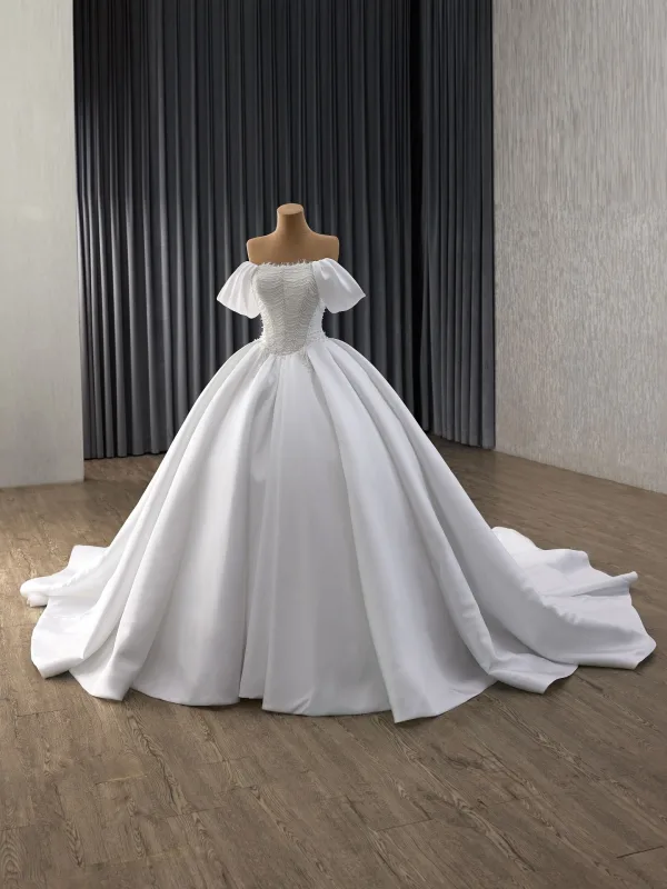 High-end Elegant White Pearl Satin Wedding Dresses 2025 Ball Gown Off-The-Shoulder Short Sleeve Backless Chapel Train Wedding