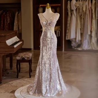 Sparkly Silver Sequins Prom Dresses 2024 Trumpet Mermaid V Neck Sleeveless Sweep Train Prom Formal Dresses