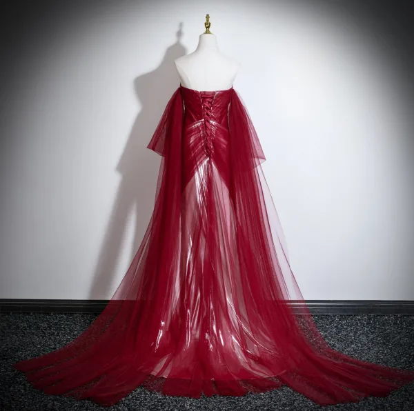Sexy Burgundy Evening Dresses 2025 Trumpet / Mermaid Strapless Sleeveless Backless Sweep Train Formal Dresses