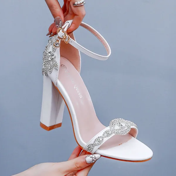 Sexy Blanche Faux Diamant Chaussure De Mariée 2024 Bride Cheville 11 cm Talons Épais Peep Toes / Bout Ouvert Mariage Sandales Talons Hauts