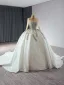 Haut de Gamme Blanche Fait main Faux Diamant Robe De Mariée 2024 Robe Boule Encolure Dégagée Manches Longues Tribunal Train Mariage
