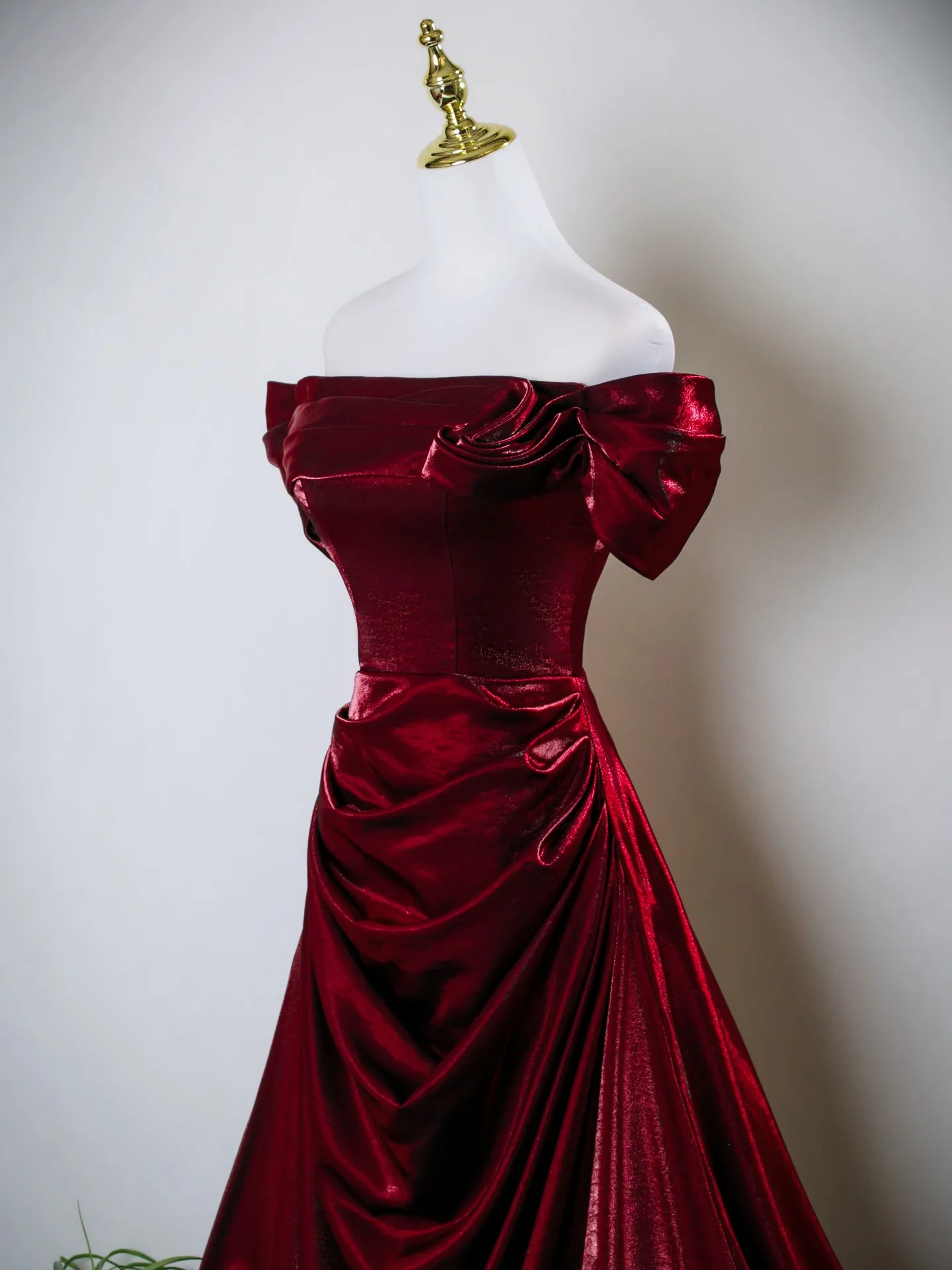 Sexy Burgundy Prom Dresses 2025 A-Line Princess Off-The-Shoulder Short Sleeve Backless