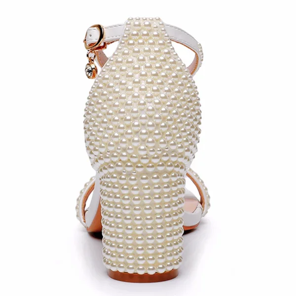 Elegante Weiß Perle Brautschuhe 2024 7 cm Thick Heels Knöchelriemen Peeptoes Hochzeit Sandaletten Hochhackige