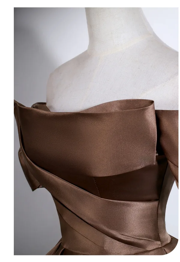 Vintage Brun Satin Balklänningar 2026 Balklänning Av Axeln Korta ärm Halterneck