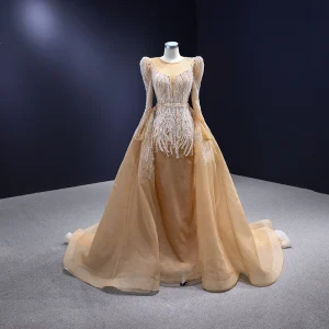 Haut De Gamme Doré Fait Main Perlage Perle Faux Diamant Paillettes Robe De Mariée 2023 Trompette Sirène Encolure Dégagée Manches Longues Tribunal Train Mariage