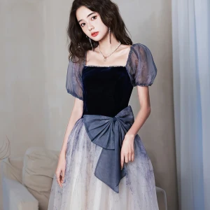 Chic Belle Océan Bleu Robe De Bal 2022 Princesse Faux Diamant Encolure Carrée Manches Courtes Dos Nu Noeud Mi Longues Robe De Ceremonie