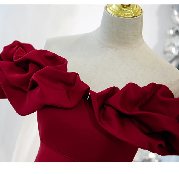 Elegant A-Line / Princess Red Engagement Prom Dresses 2021 Off-The-Shoulder Crossed Straps Floor-Length / Long Ruffle Satin Formal Dresses