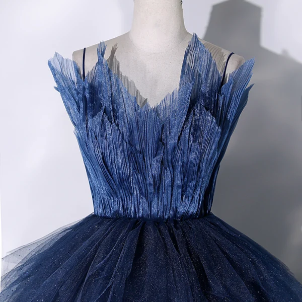 Charmant Marineblau Glanz Fallende Rüsche Ballkleider 2023 Ballkleid Spaghettiträger Ärmellos Rückenfreies Lange Ball Festliche Kleider
