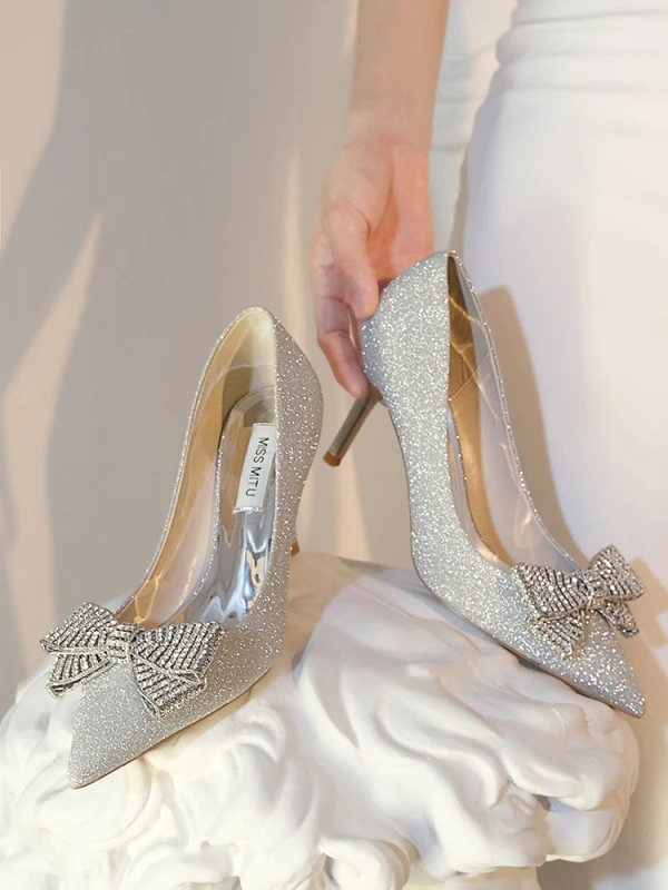 Glittrande Mode Silver Rhinestone Rosett Brudskor 2022 Läder Paljetter 8 cm Stilettklackar Spetsiga Bröllop Pumps Högklackade