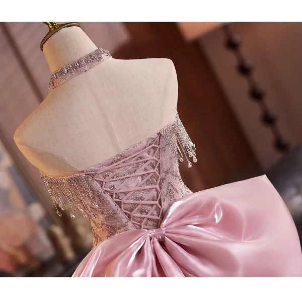 Sjarmerende Bling Bling Rødmende Rosa Beading Rhinestone Paljetter Selskapskjoler 2025 Prinsesse Kjæreste Uten Ermer Ryggløse Sløyfe Knelengde Aften