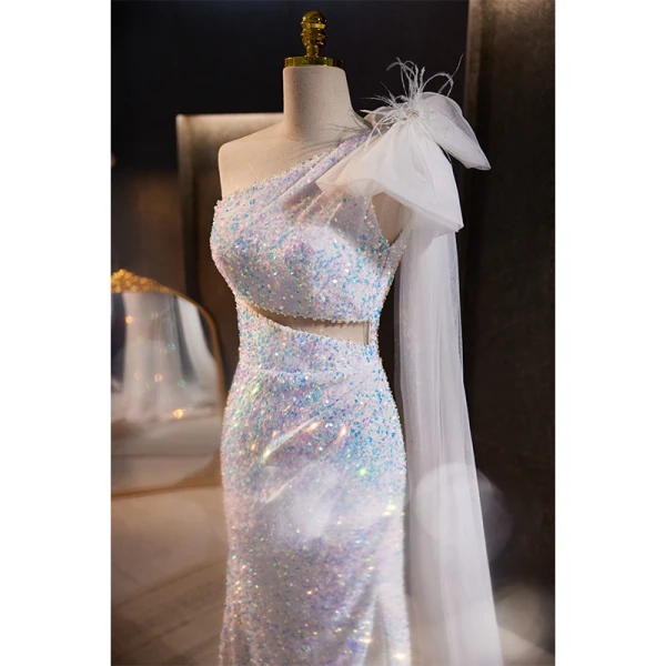 Charmant Glitzernden Multifarben Pailletten Weiß Abendkleider 2023 Meerjungfrau One-Shoulder Schleife Ärmellos Rückenfreies Gespaltete Front Lange Abend