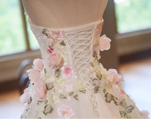 Flower Fairy White Lace Flower Appliques Wedding Dresses 2024 Ball Gown Strapless Straps
