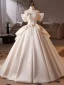 Vintage / Originale Ivoire Appliques Satin Robe De Mariée 2025 Robe Boule De l'épaule Manches Courtes Dos Nu Train De Balayage