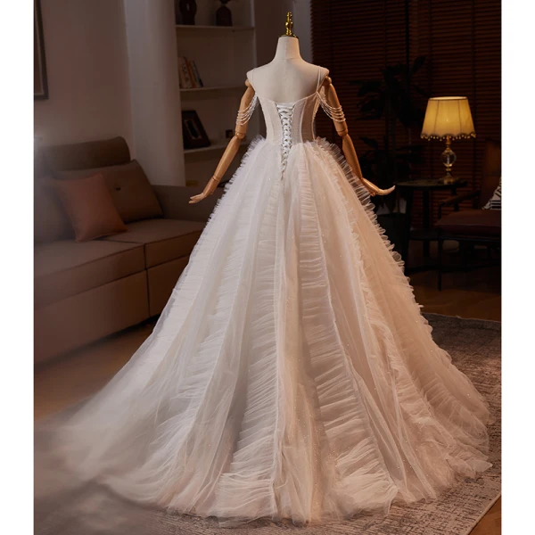 Charmant Weiß Perlenstickerei Pailletten Plissee Brautkleider / Hochzeitskleider 2024 Ballkleid Spaghettiträger Ärmellos Rückenfreies Lange Hochzeit