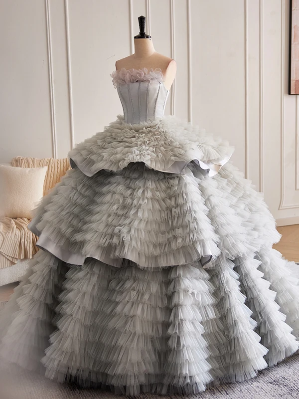 Vintage / Retro Quinceañera Grey Cascading Ruffles Ruffle Prom Dresses 2024 Ball Gown Strapless Sleeveless Backless Sweep Train Prom Formal Dresses