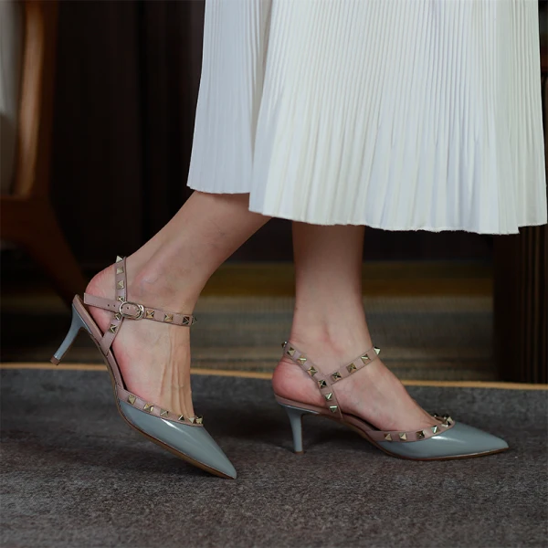 Sexy Blanche Rivet Soirée Sandales Femme 2022 Cuir 6 cm Talons Aiguilles À Bout Pointu Sandales Talons Hauts