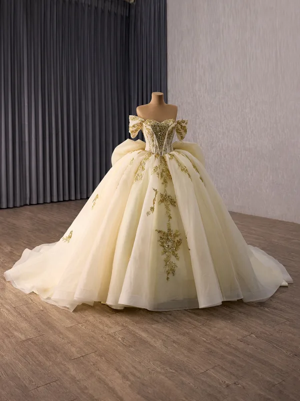 Luxury / Gorgeous Champagne Beading Sequins Wedding Dresses 2026 Ball Gown Off-The-Shoulder Short Sleeve Backless Bow Chapel Train